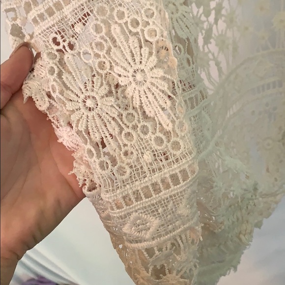 Cream colored Camino - Picture 2 of 3